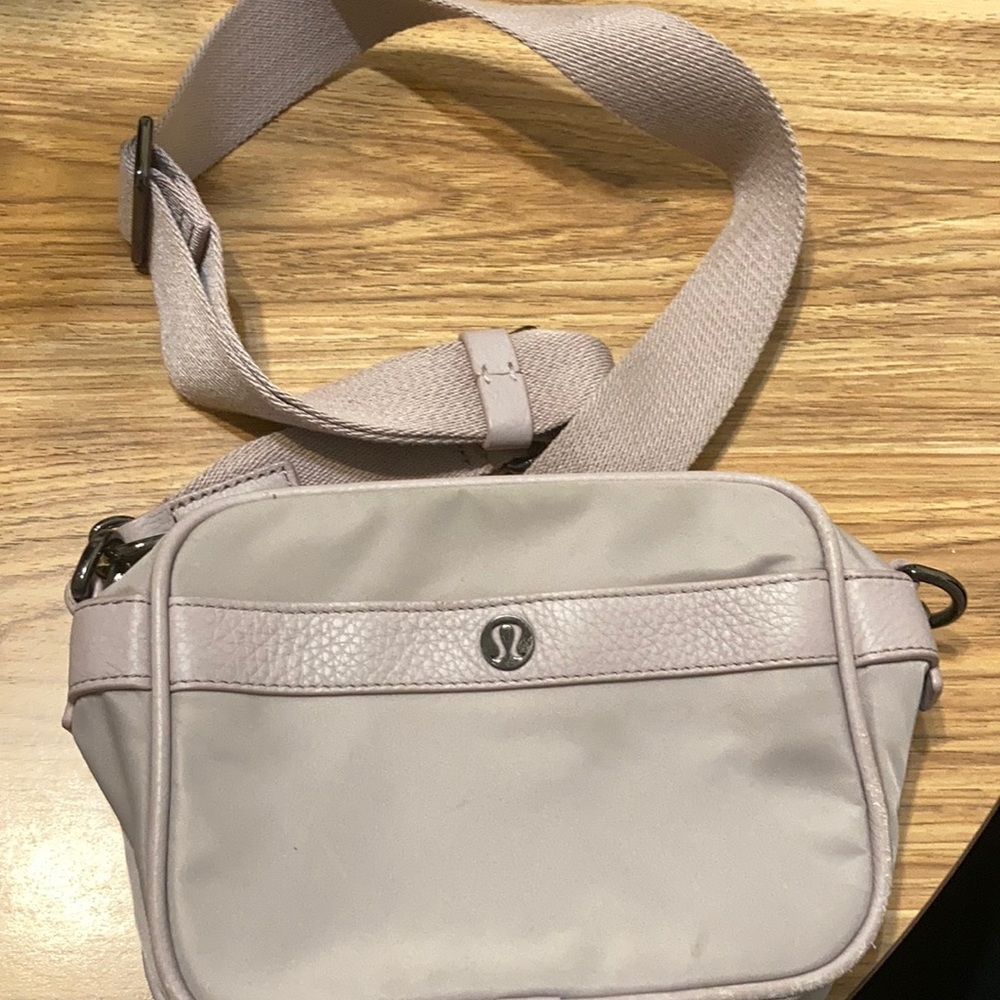 Lululemon Now and Always crossbody